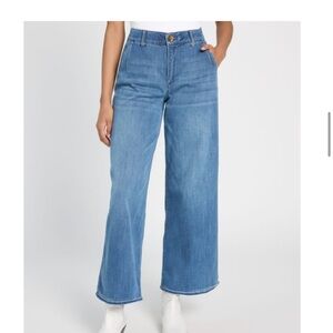 Democracy size 6 wide leg Jeans